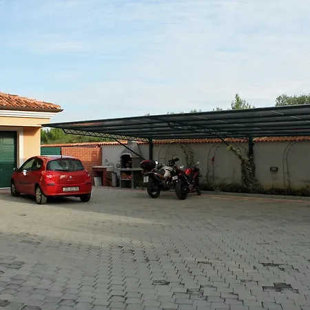 - Diklo 5774b Apartment